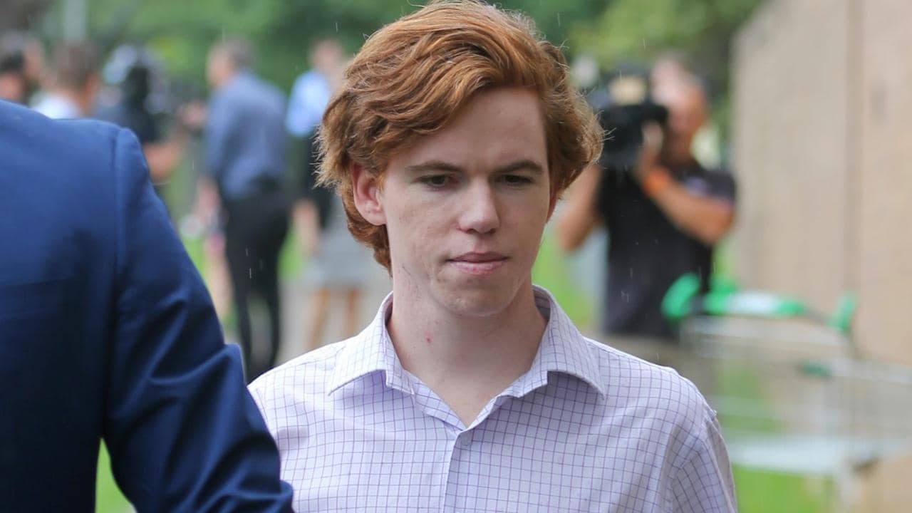 Fortnite streamer who attacked pregnant partner escapes jail sentence