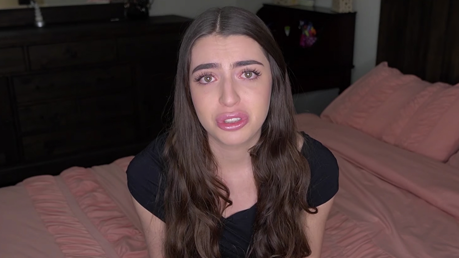 Alexandra Botez accidentally goes live on Twitch while making thumbnail  faces - Dexerto