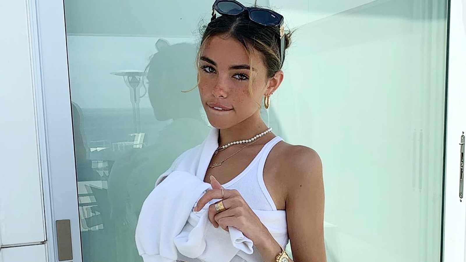Madison Beer apologizes after controversy over her favorite book - Dexerto