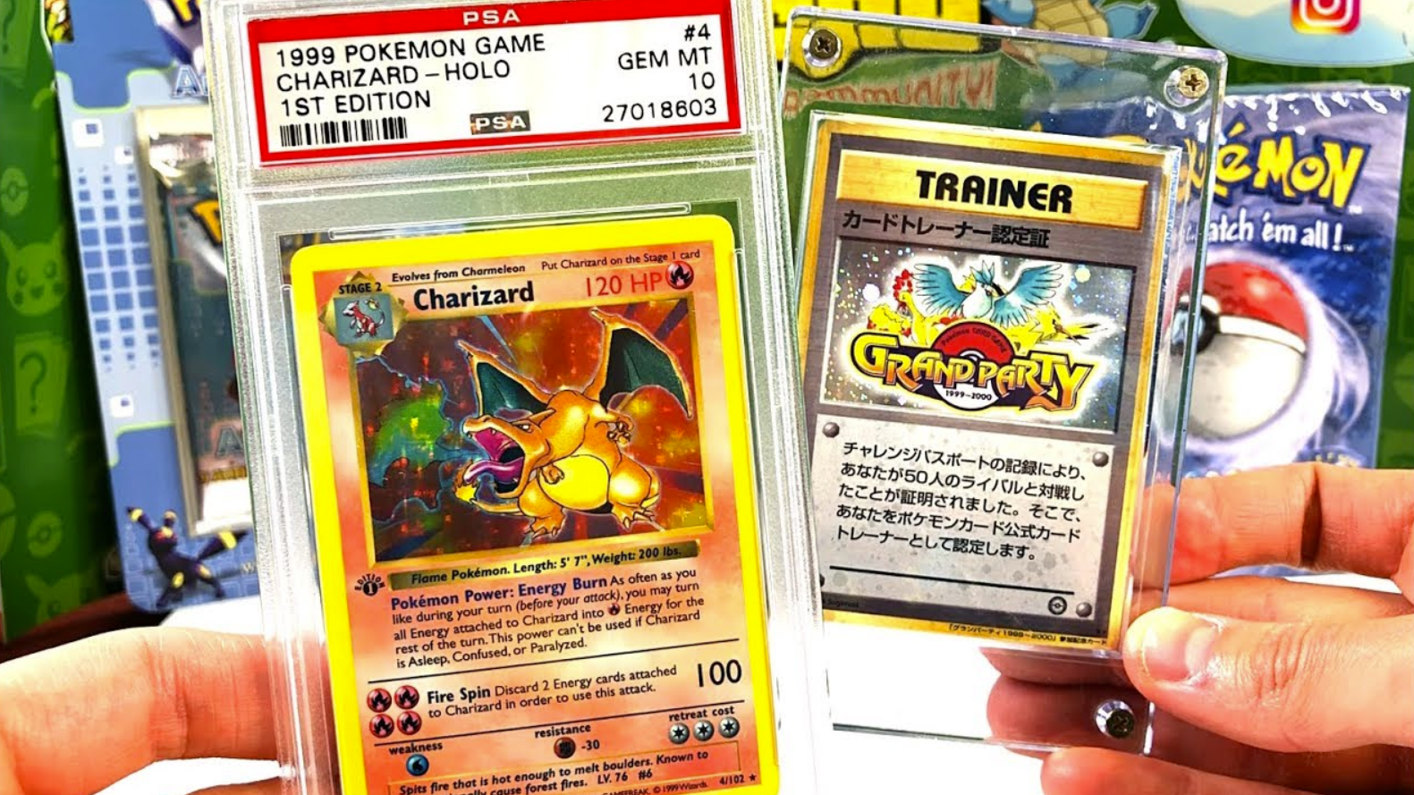 Leonhart sosteniendo tarjetas de Pokémon
