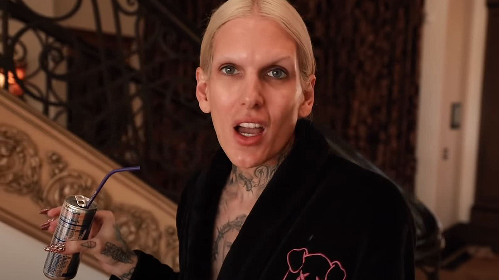 Jeffree Star Allegedly Subtweets Another Blogger, Starts Controversy