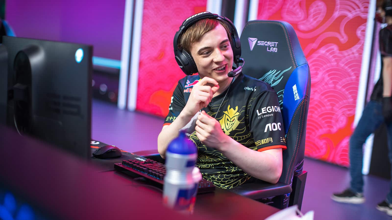 Worlds 2019] Louis Vuitton sends G2 and FPX Some Serious Swag