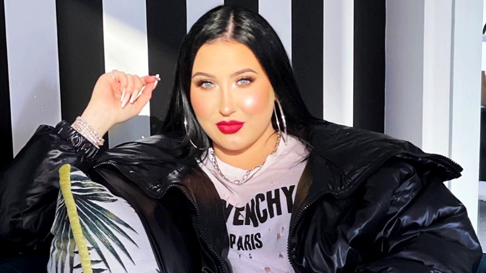 Jaclyn Hill shuts down cosmetics line following years of controversy -  Dexerto