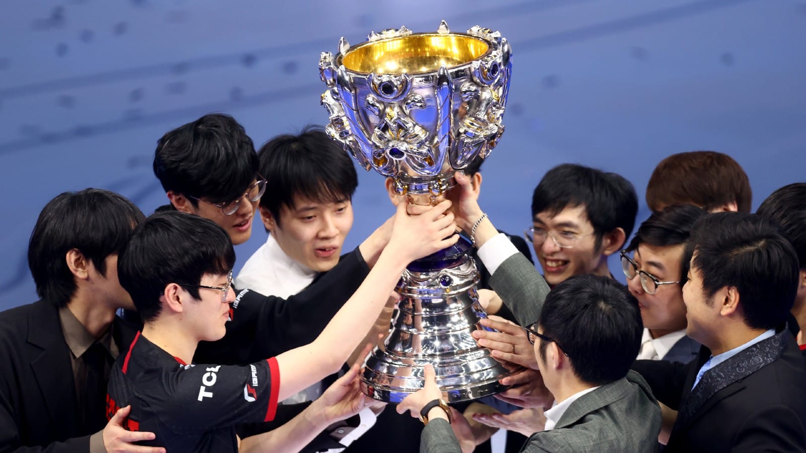League of Legends Worlds 2021: Edward Gaming win title