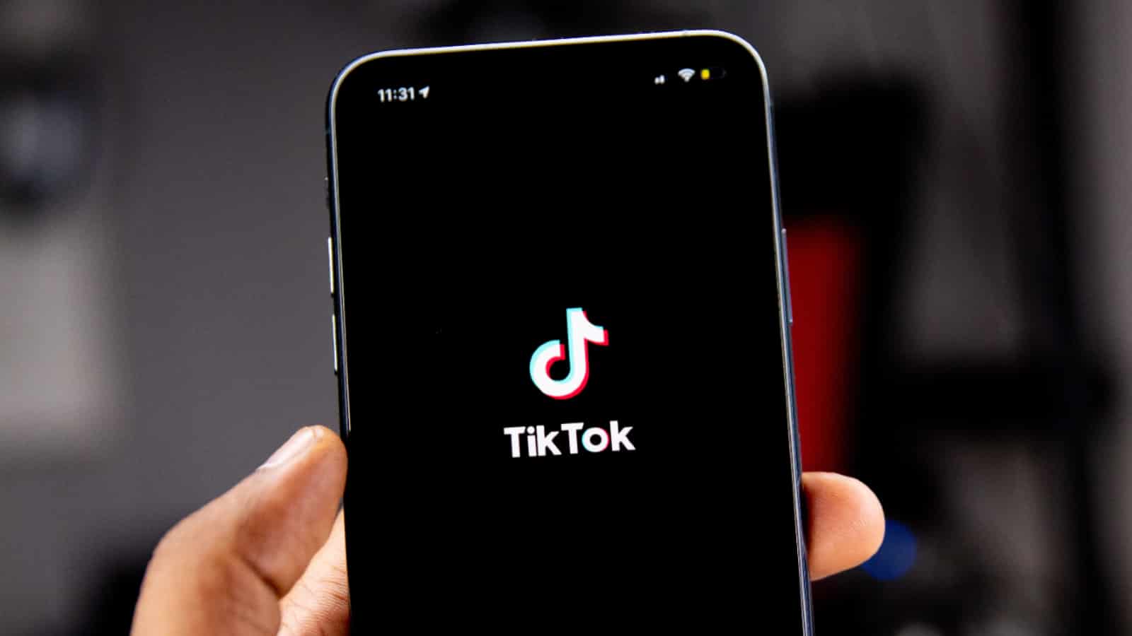 What does 'W' mean on TikTok? - Dexerto