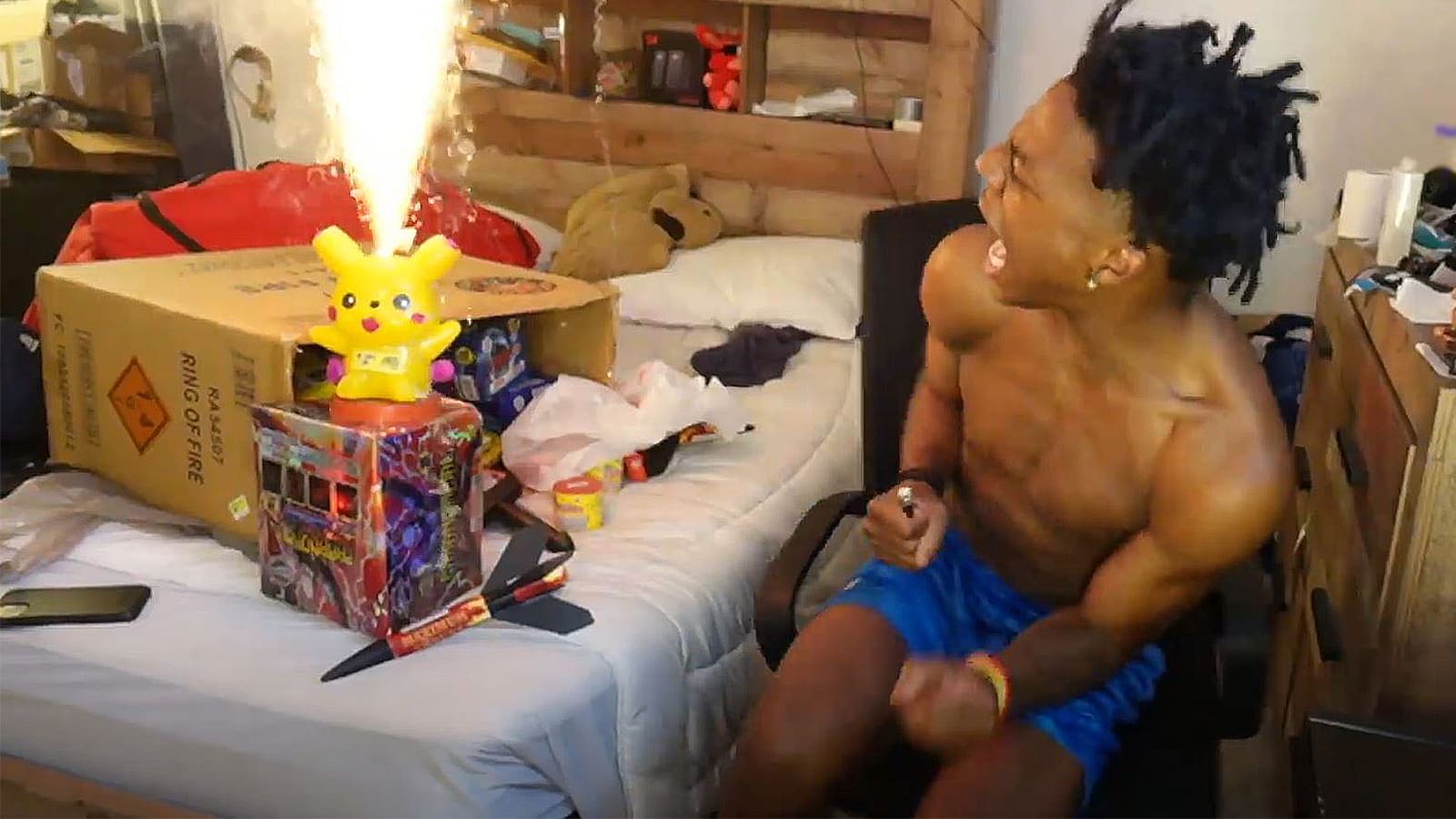 Que perigo! Jovem explode quarto com fogos de artifício do Pikachu; veja