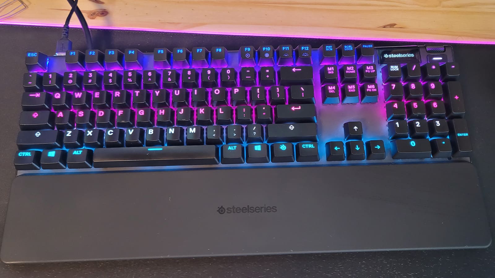 Mechanická klávesnica SteelSeries Apex Pro