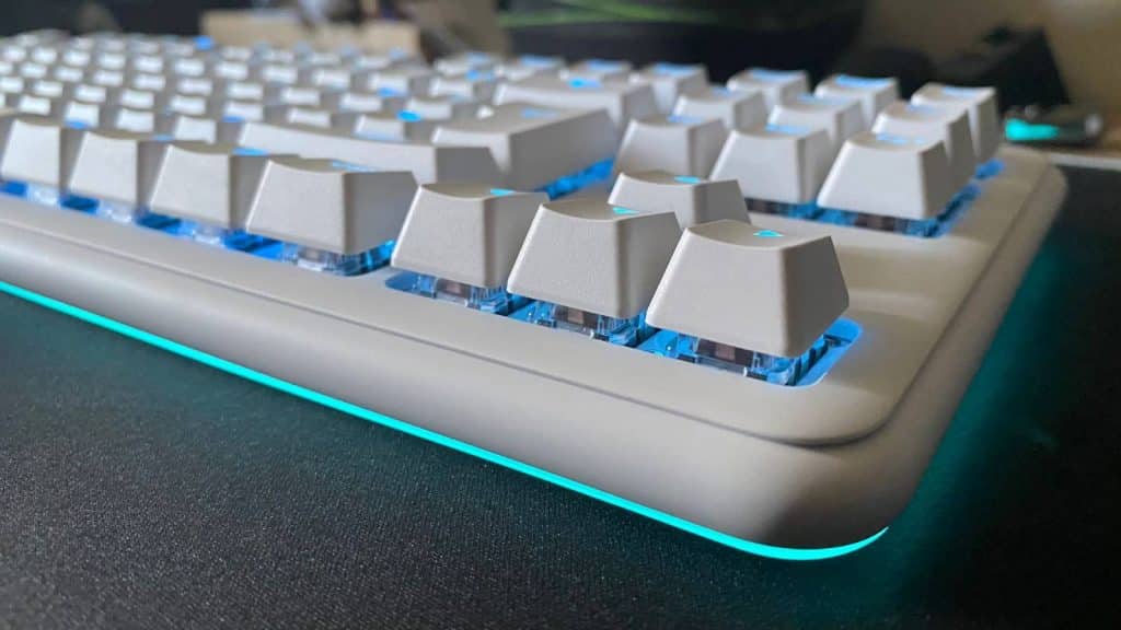 Logitech G715 gaming keyboard review: Form over function - Dexerto