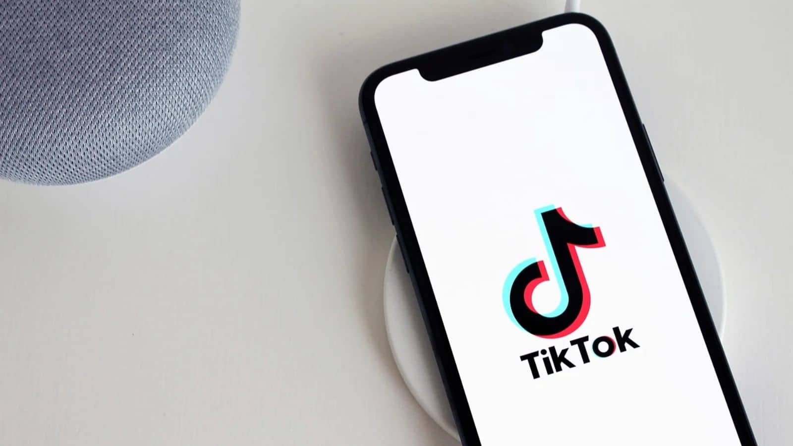 What does 'W' mean on TikTok? - Dexerto