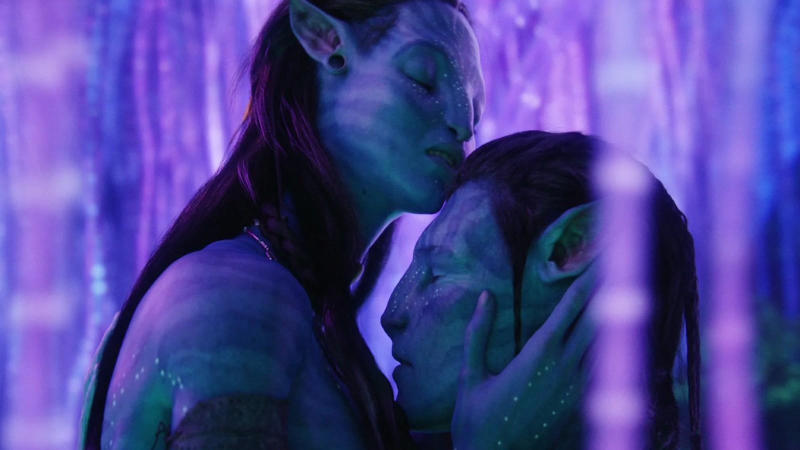Is there any sex scenes in avatar 2