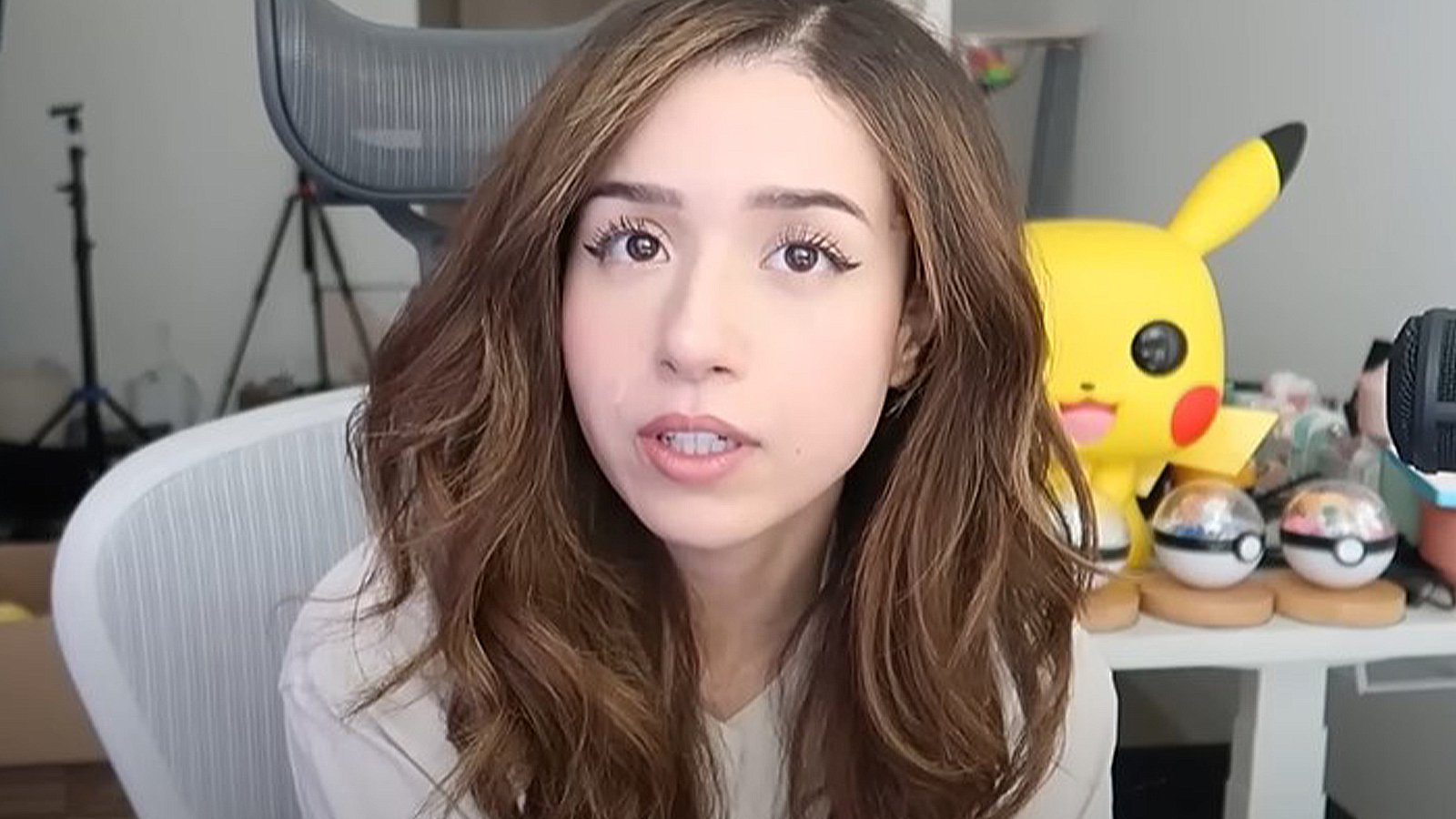 Saw people posting wholesome pics of Janet & Poki.umm : r/offlineTV