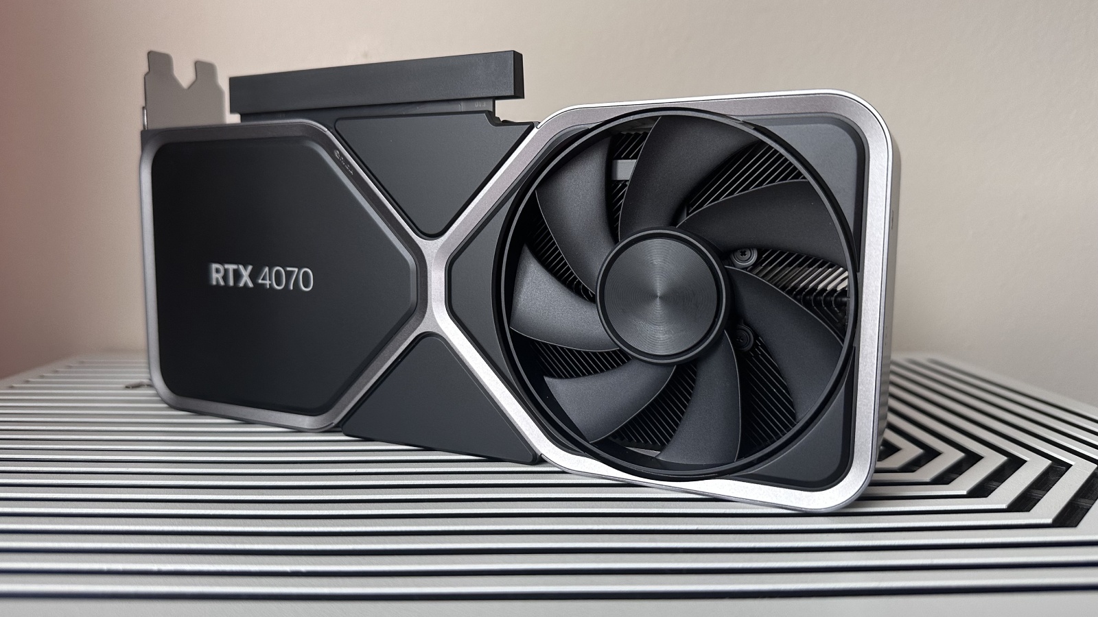 NVIDIA GeForce RTX 4070 Ti Super GPU Review & Benchmarks: Power Efficiency  & Gaming 