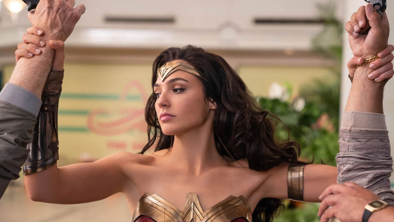 How The Flash betrays Gal Gadot's Wonder Woman - Dexerto
