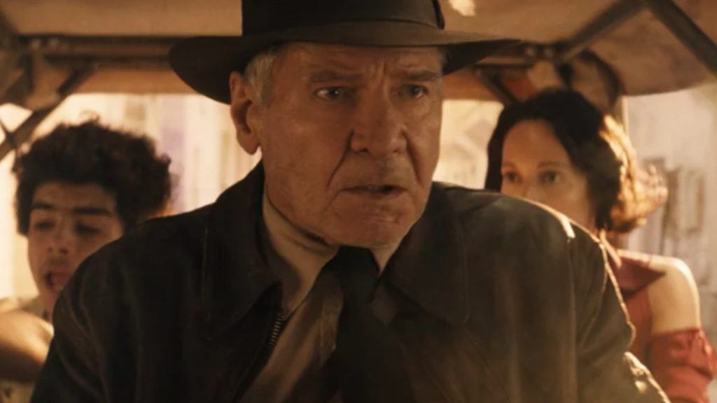 Un primo piano di Harrison Ford nei panni dell'Indiana Jones in Indiana Jones: Dial of Destiny