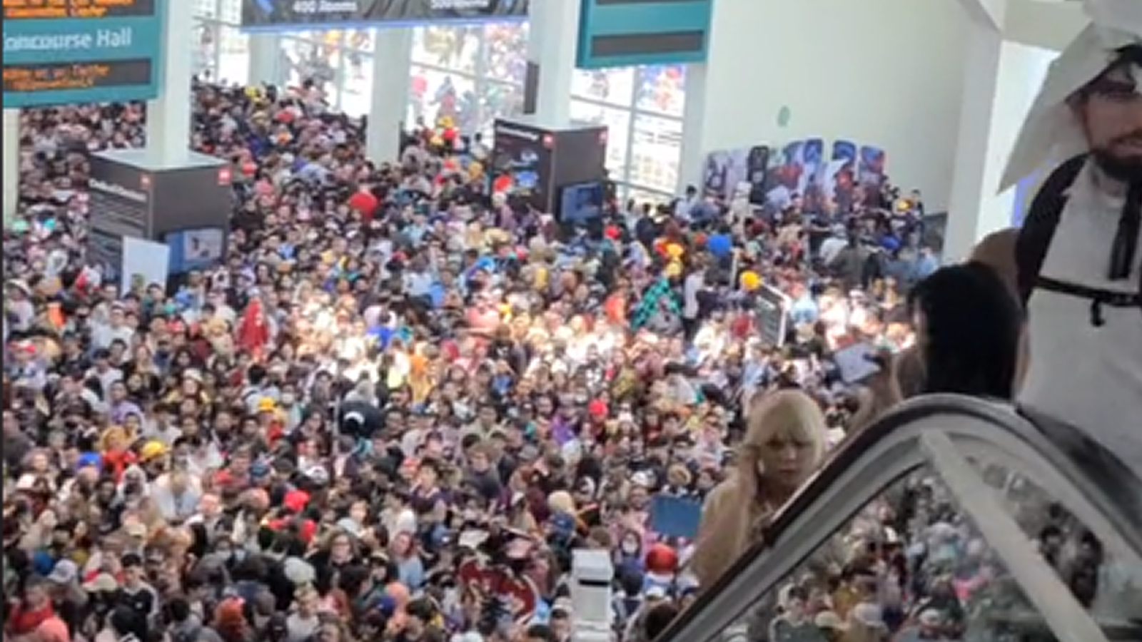 Az Anime Expo a LA -ban biztonsági veszélyként hívta fel a hatalmas zsúfoltság miatt