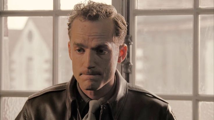 Unveiling the Extensive Cast and Characters of Band of Brothers