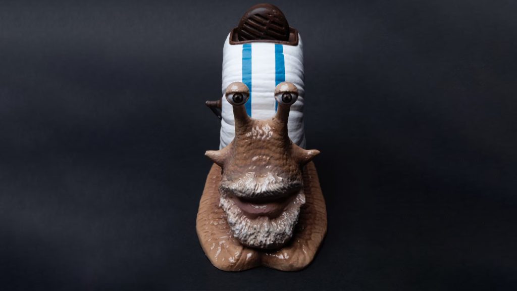 Garp-worthy Black Friday Deal: One Piece Snail Phone Coinbox Steals the Show