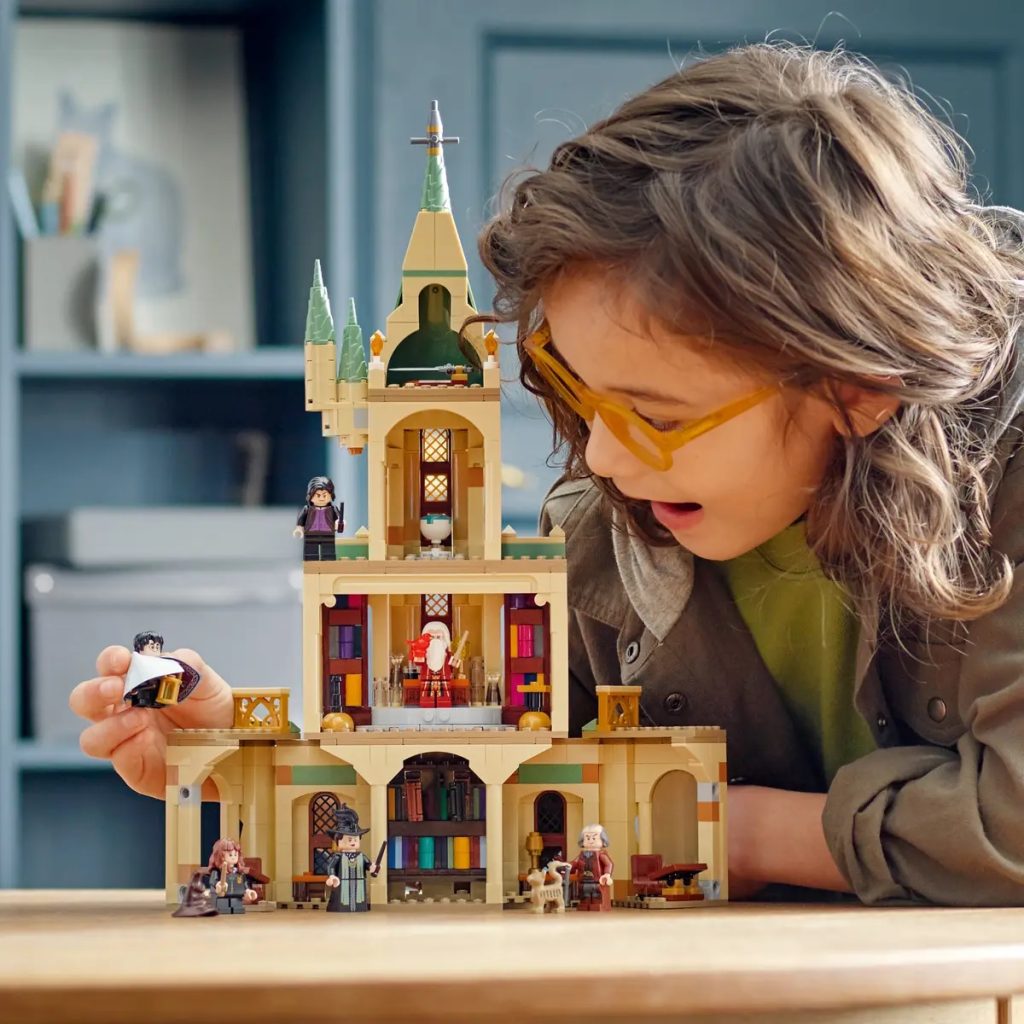Dumbledore’s Office in LEGO Harry Potter Receives Enchanting Cyber Monday Deal