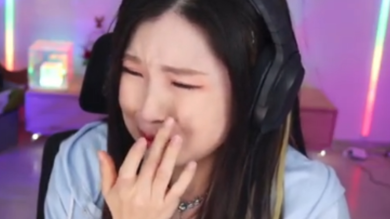 HAchubby in tears as Twitch Korea's shutdown forces her to swap