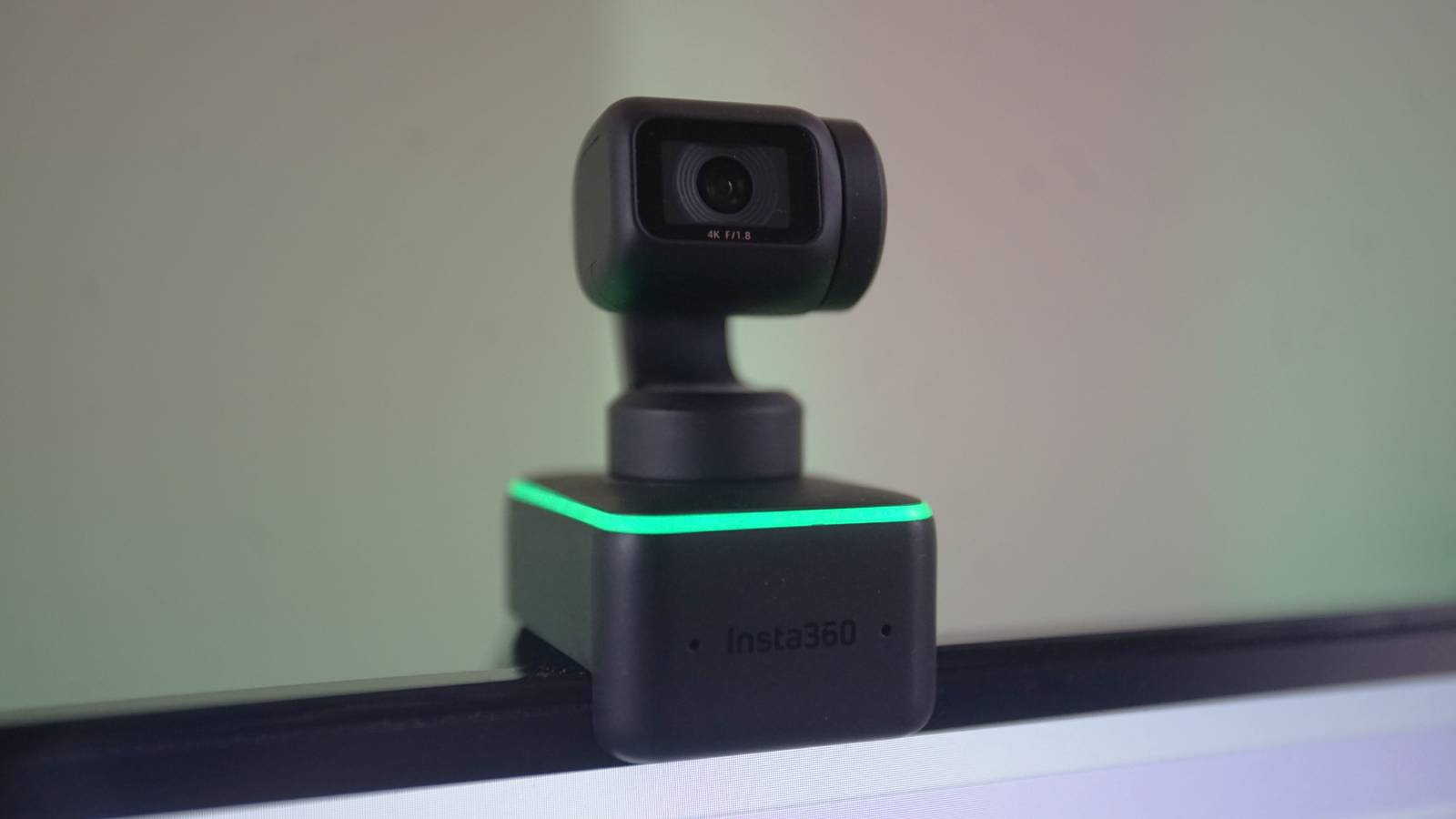 Insta360 Link Webcam review: Premium but powerful - Dexerto