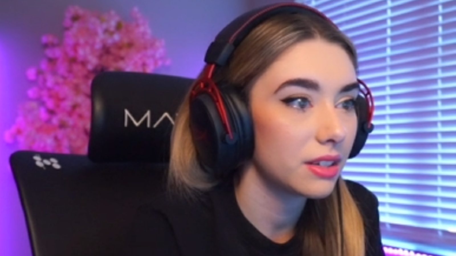 Twitch streamer breaks down crying after chat says she doesn’t stream ...