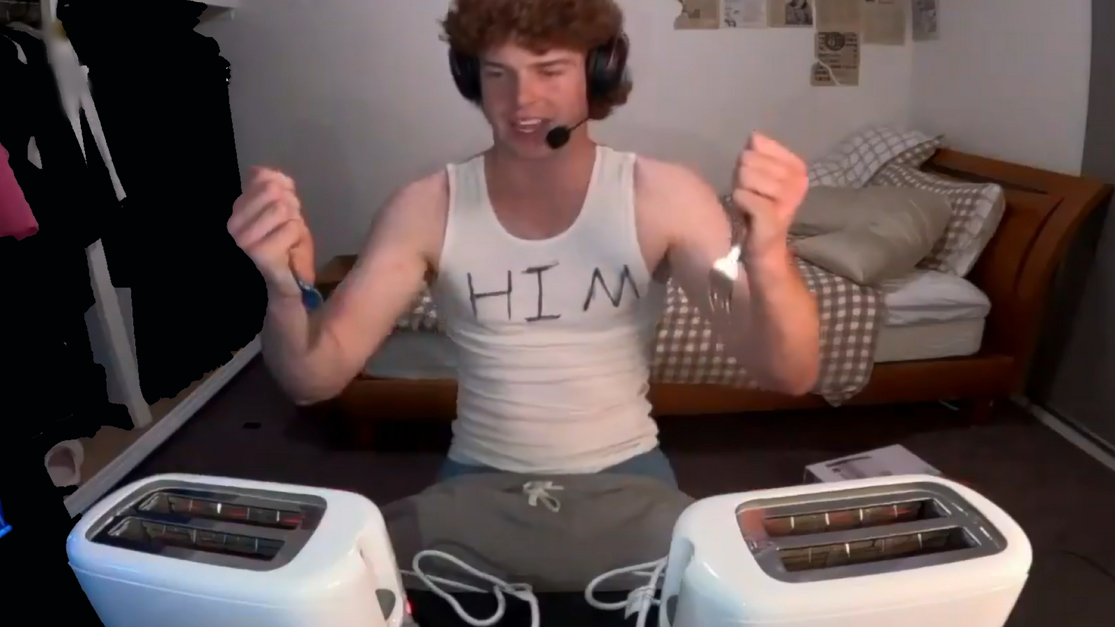 Twitch streamer banned after seemingly putting forks in toasters Dexerto