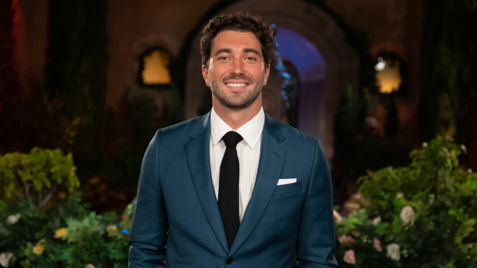 The Bachelor’s Joey reveals what’s causing his eye condition Dexerto