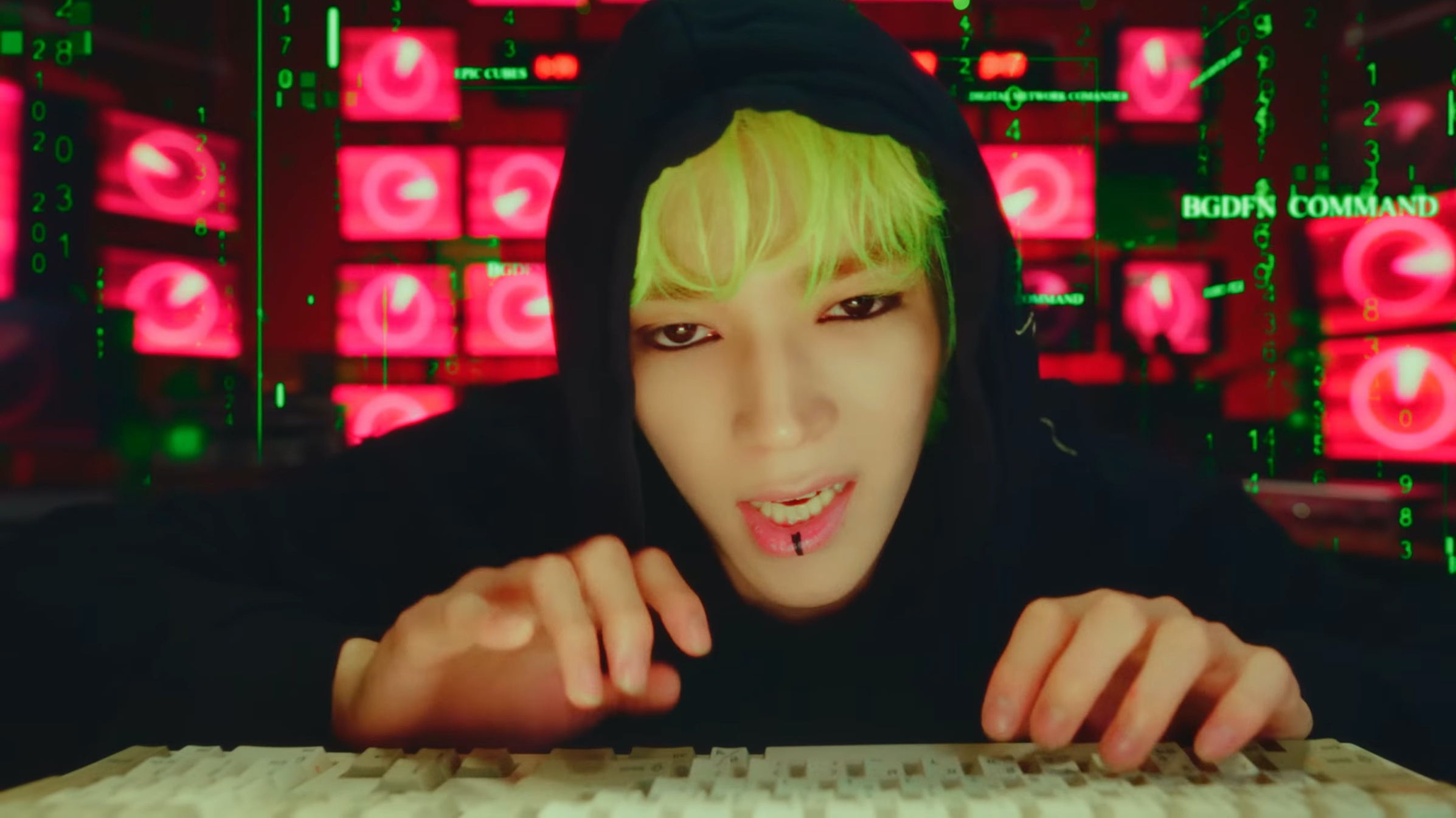Тэён из NCT подвергается преследованиям в Интернете из-за заявлений K-pop певца «жадного» второго альбома