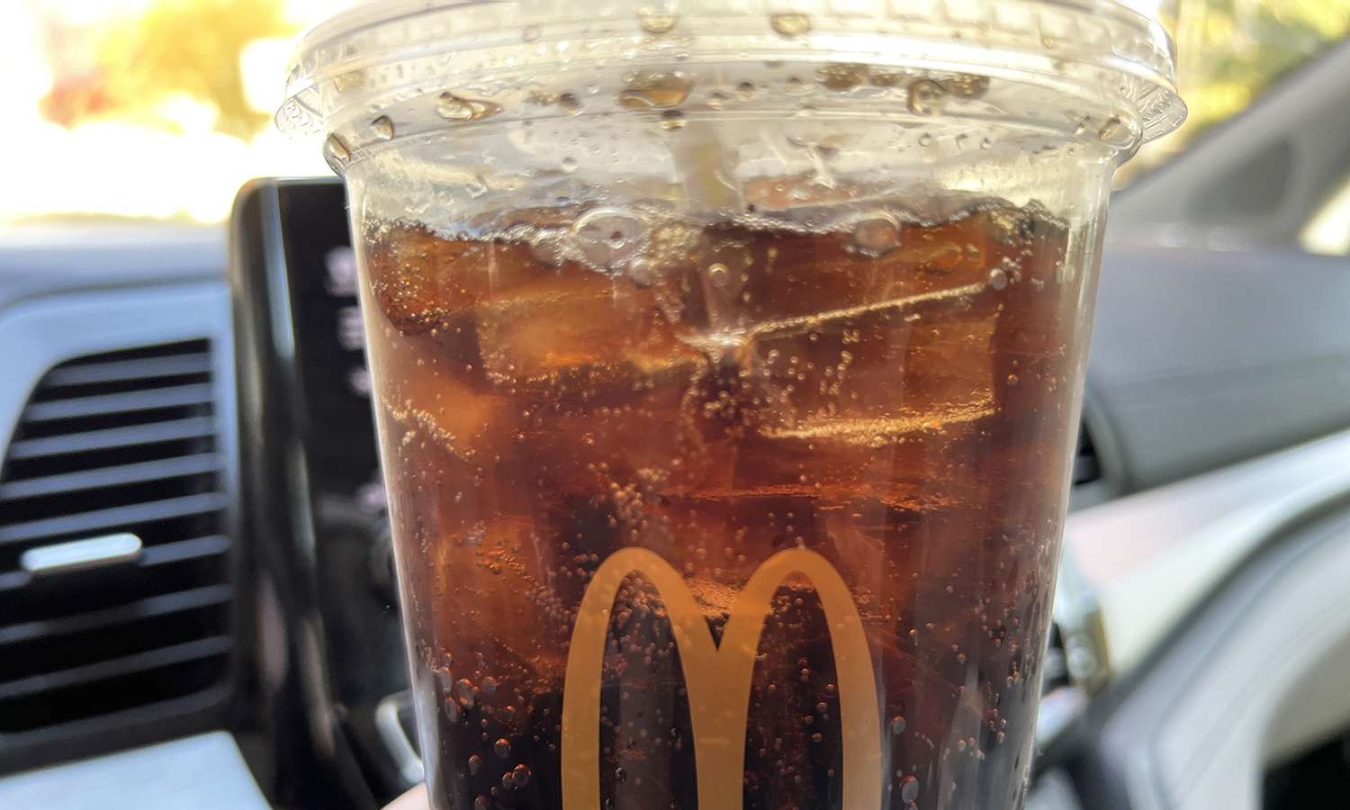 Действительно ли кока-кола в Макдональдсе вкуснее? Вот почему все по-другому
