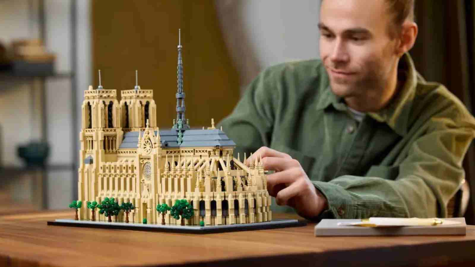 LEGO Architecture Notre Dame официально выпущен, и здесь вы можете его купить