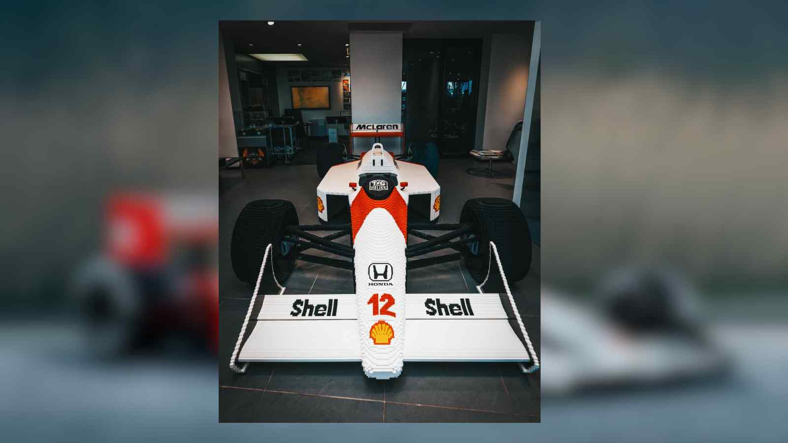 LEGO представляет McLaren MP4/4 в натуральную величину в честь легенды Формулы-1 Айртона Сенны